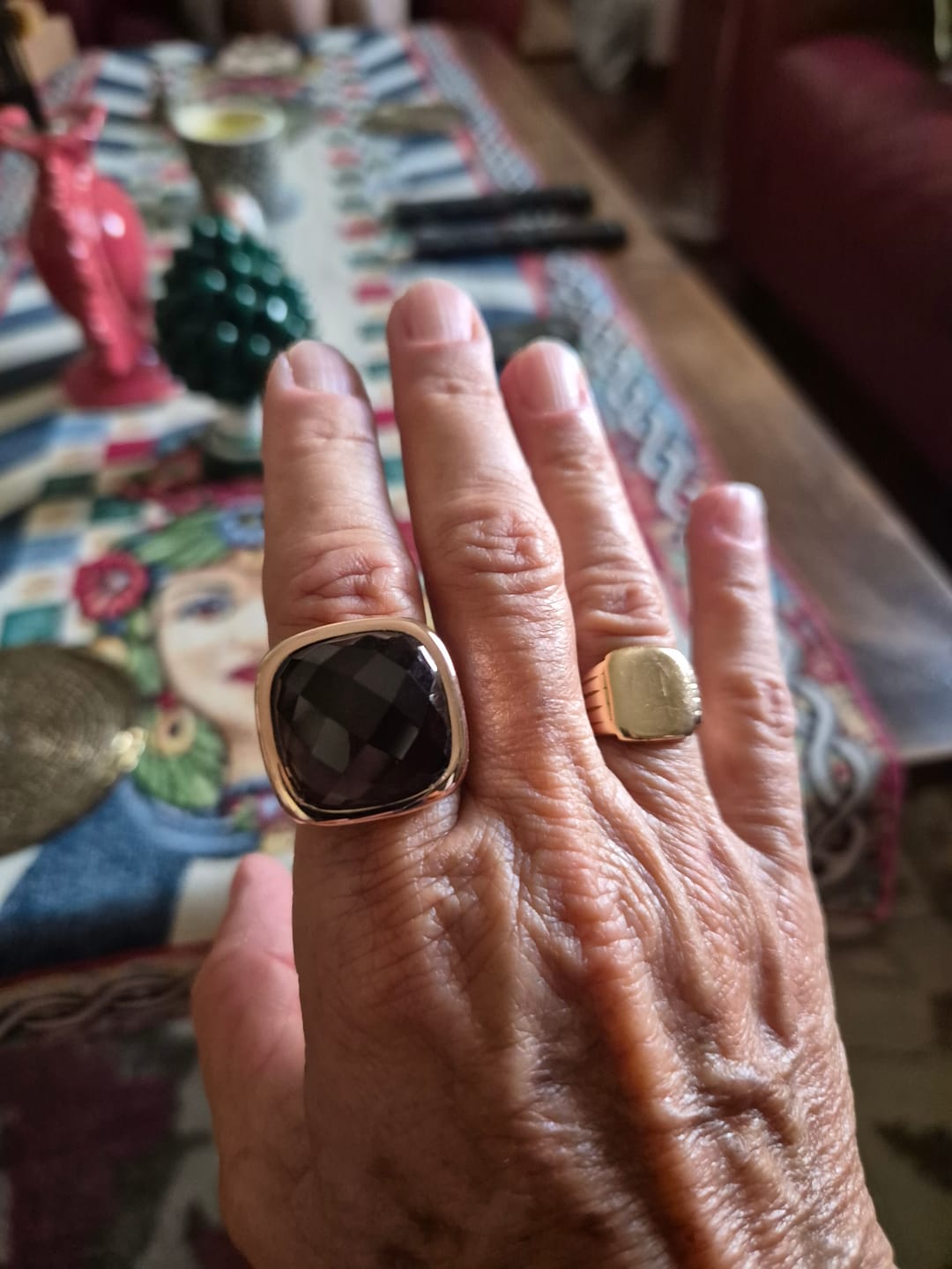 Customer photo review of Anello Chevalier con Pietra Quadrata Sfaccettata