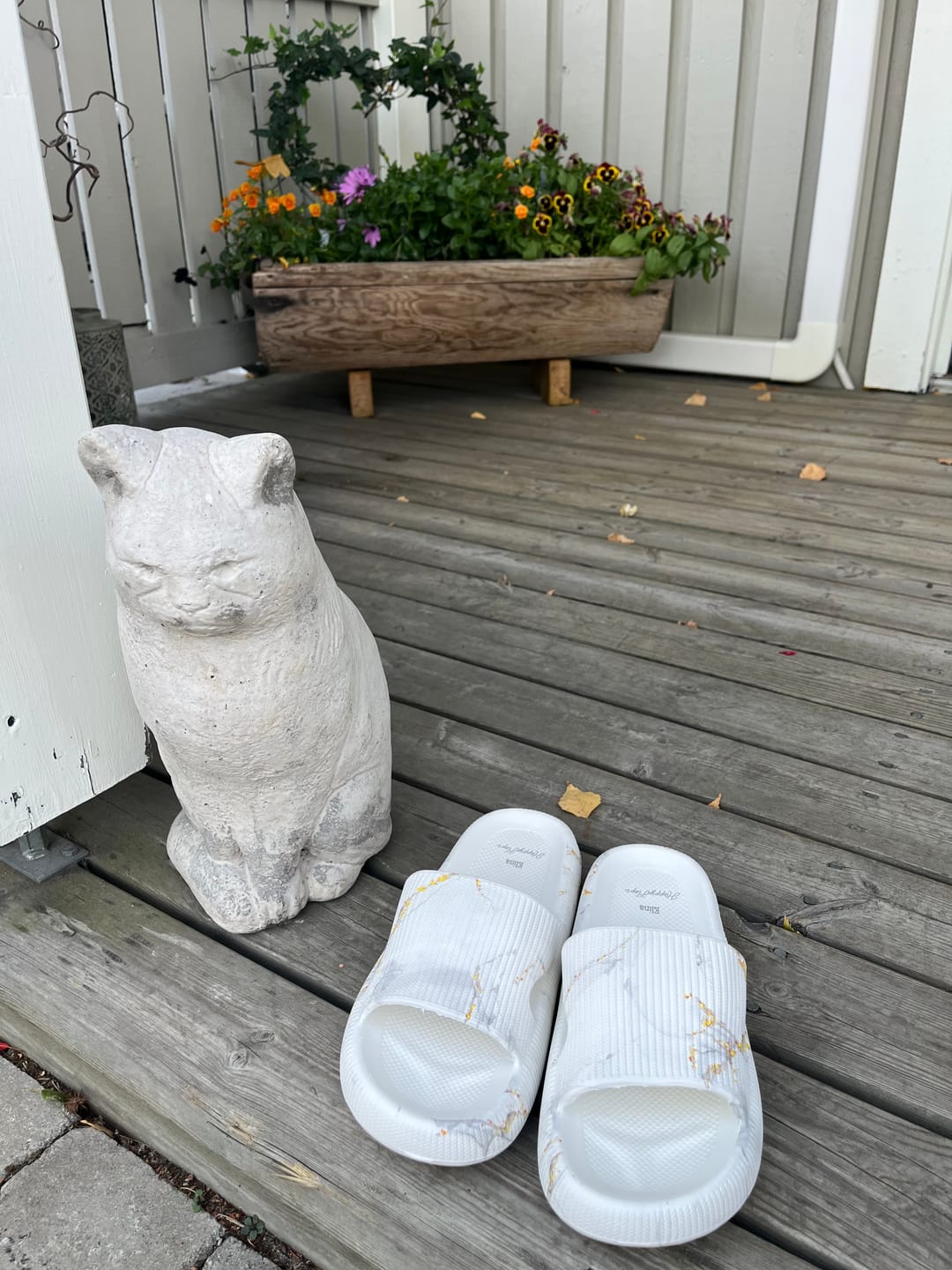 Customer photo review of HappyFlops Limited Editions