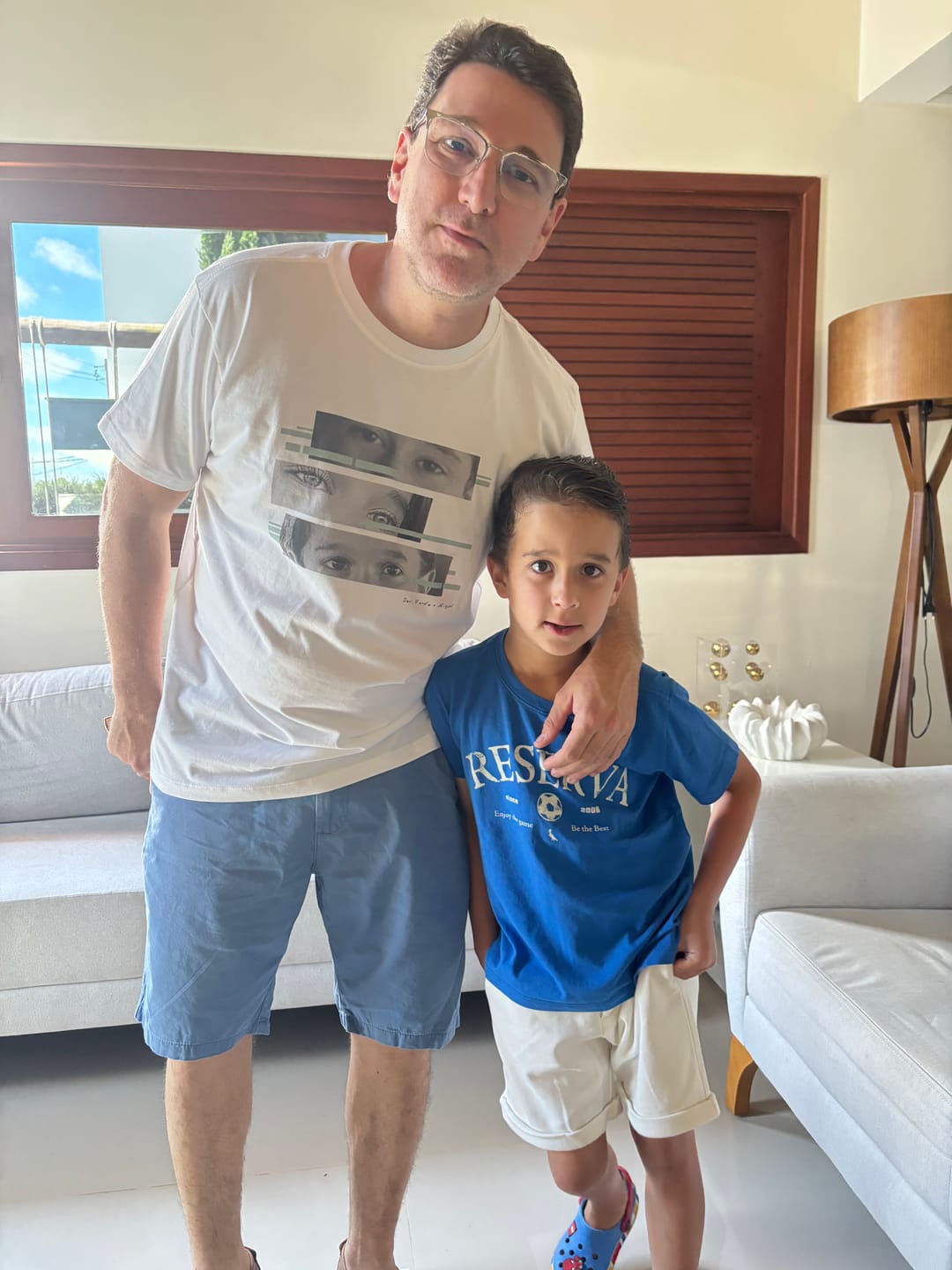 Customer photo review of Camiseta Personalizada OLHARES DOS FILHOS (Até 6) - Algodão 100%