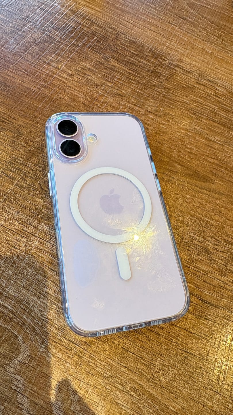 Customer photo review of MagSafe Military Protection Crystal Clear iPhone Case