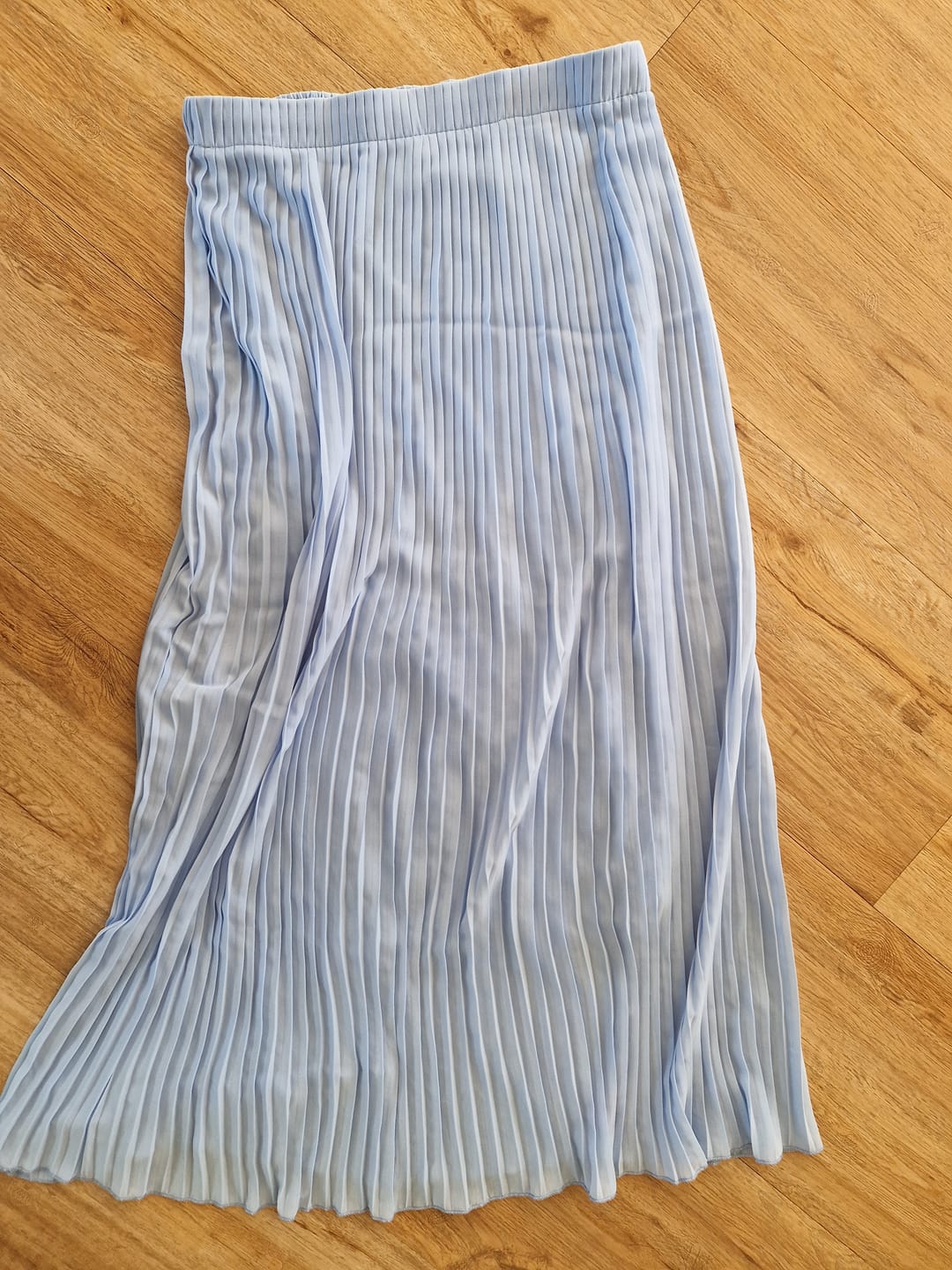 Customer photo review of "Skirt" stylischer Plissee Rock - hellblau