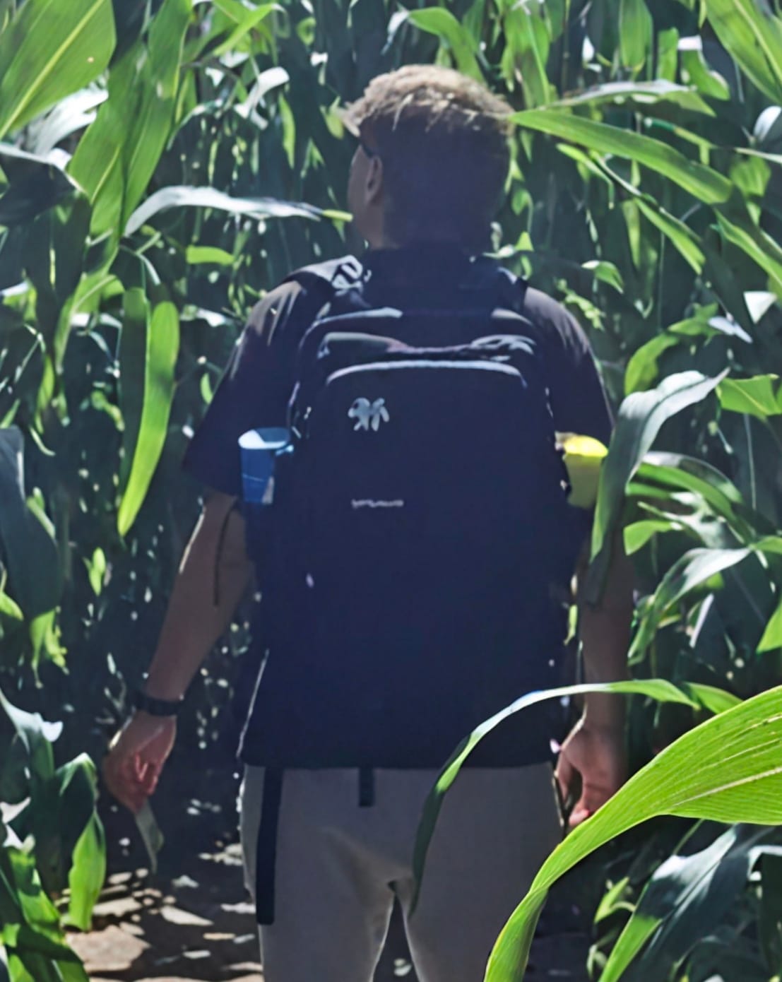 Customer photo review of Mochila Táctica 45L con compartimento para comida Negro