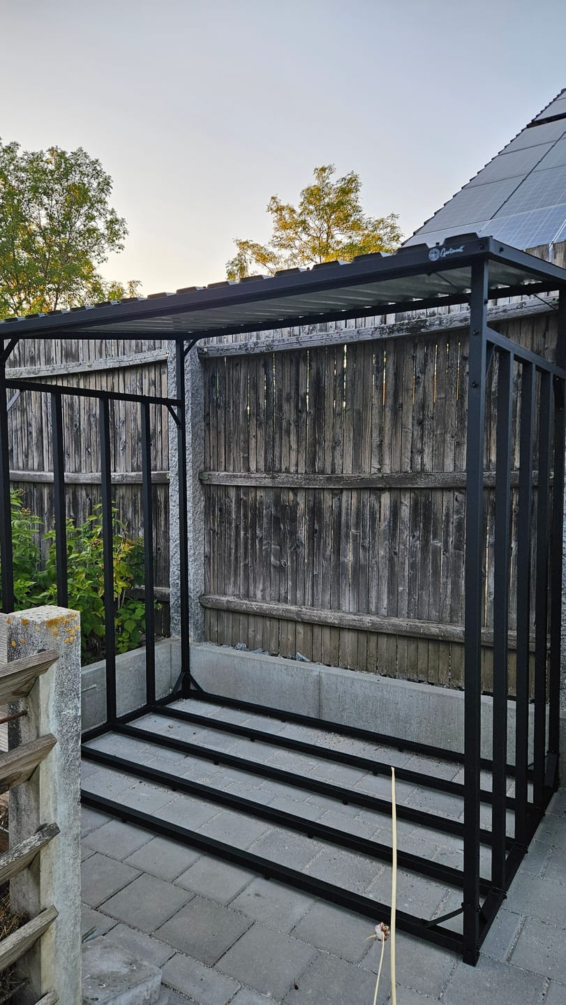 Customer photo review of Gartenzeit® Premium Kaminholzregal für den Außenbereich – XXL, extra stabil & wetterfest