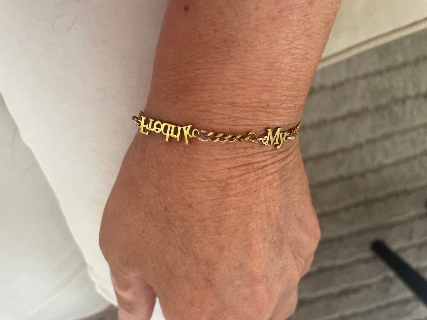 Customer photo review of Personligt armband med namn