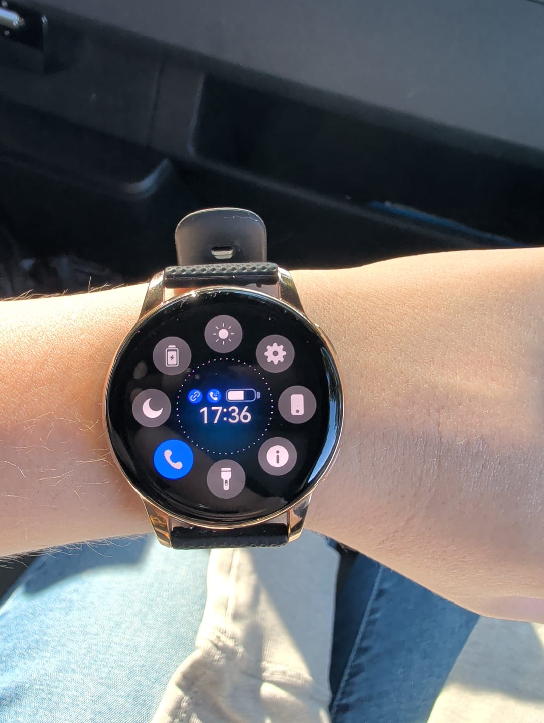Customer photo review of Siltcon® Auréa Smartwatch Dames Goud