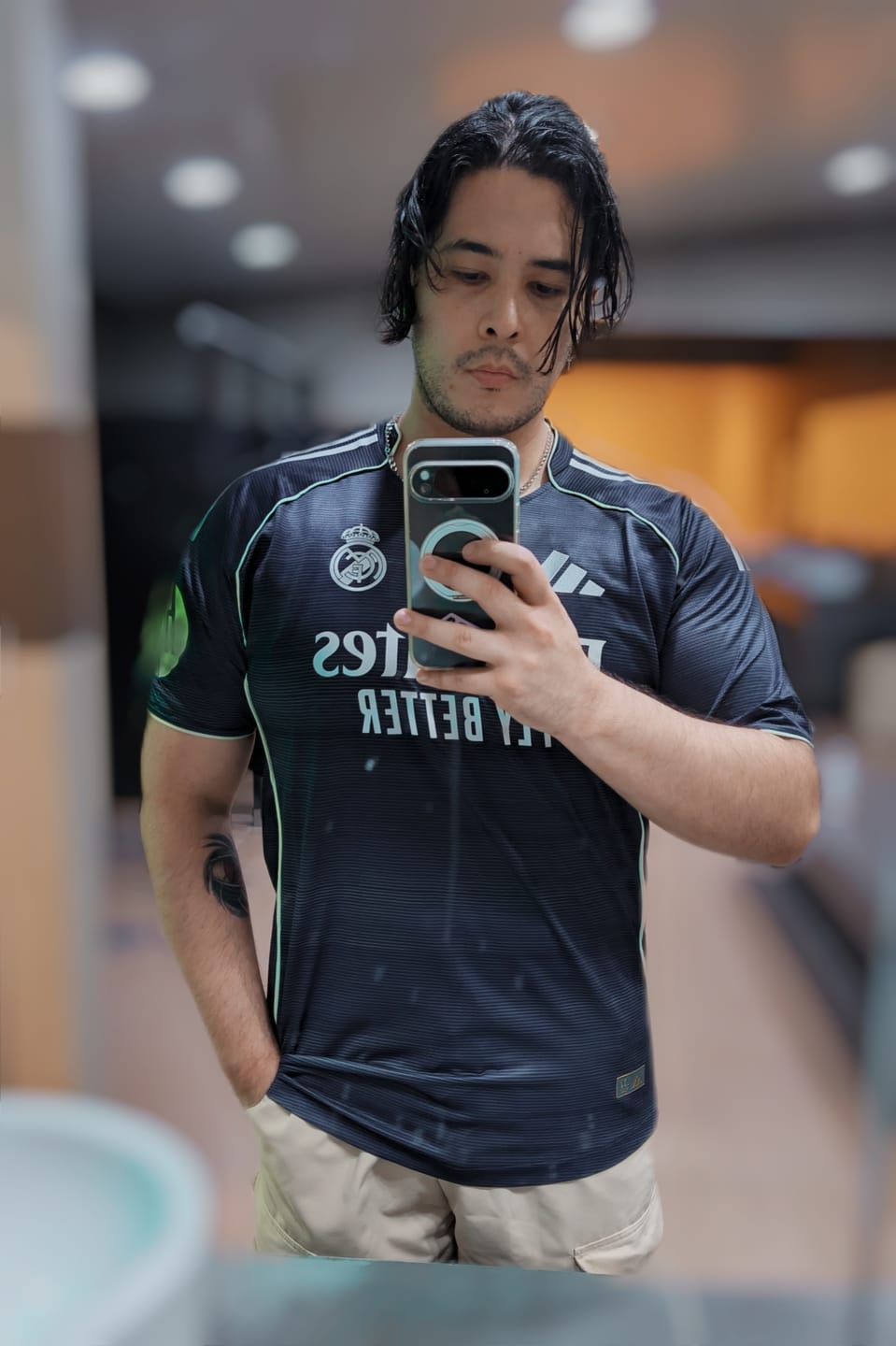 Customer photo review of Real Madrid 2025/26 Visitante Versión Jugador