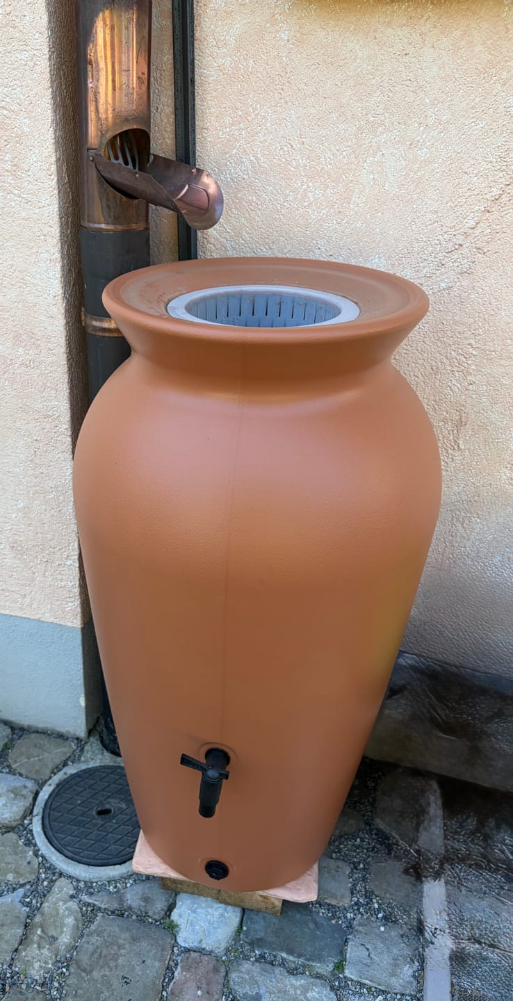 Customer photo review of Regentonne 120 Liter oder 230l Dropcatcher im Tongefäß-Design