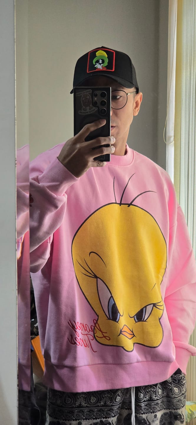 Customer photo review of 5255 - Looney Tunes Face Crewnecks
