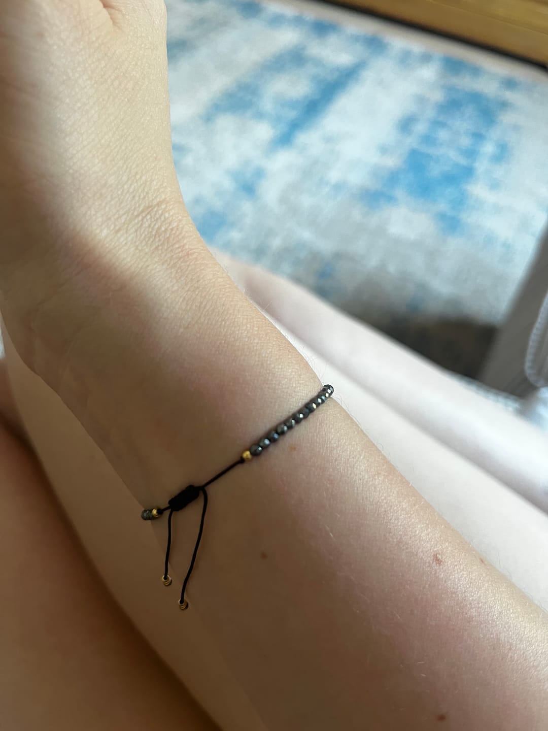 Customer photo review of Midnight Edge Hämatit Armband