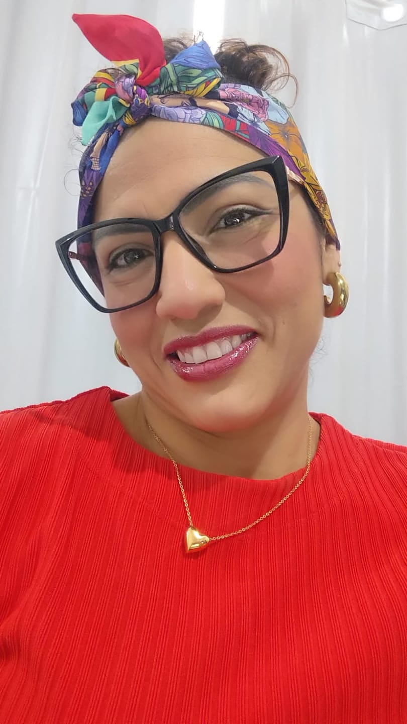 Customer photo review of Brinco Argola Lola Chunky Banhado em Ouro 18K