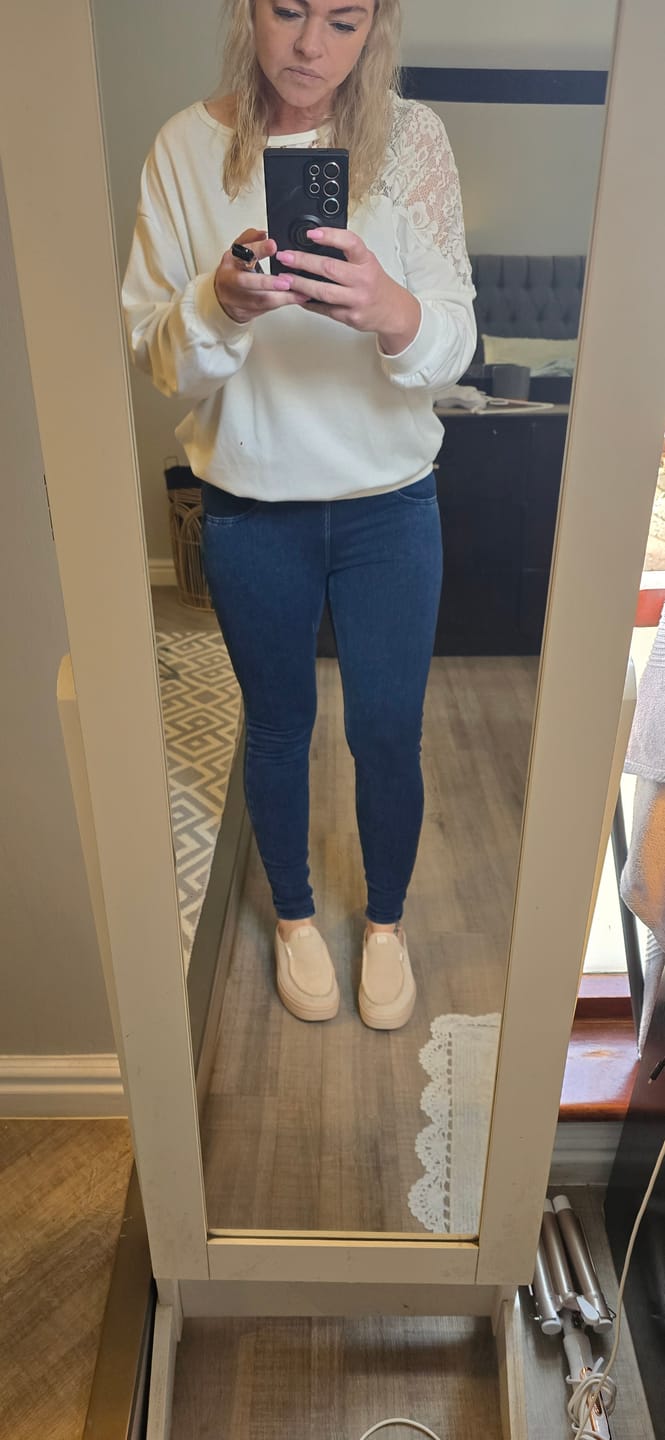 Customer photo review of Snugz Crossover High waist Super Stretch Jeggings- Medium blue