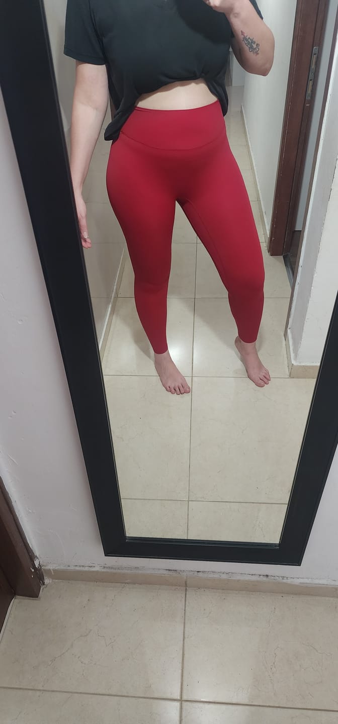 Customer photo review of Core High-Waisted Leggings | Cherry Red