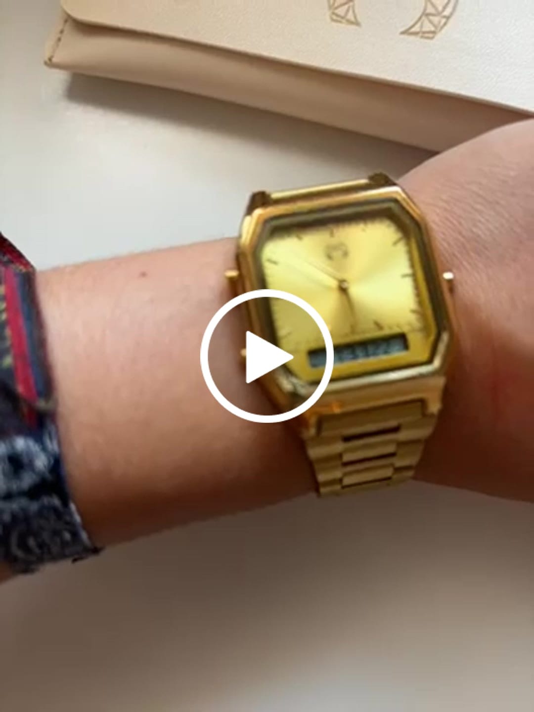Customer video review of Reloj Vintage Retro ~ GoldPassion
