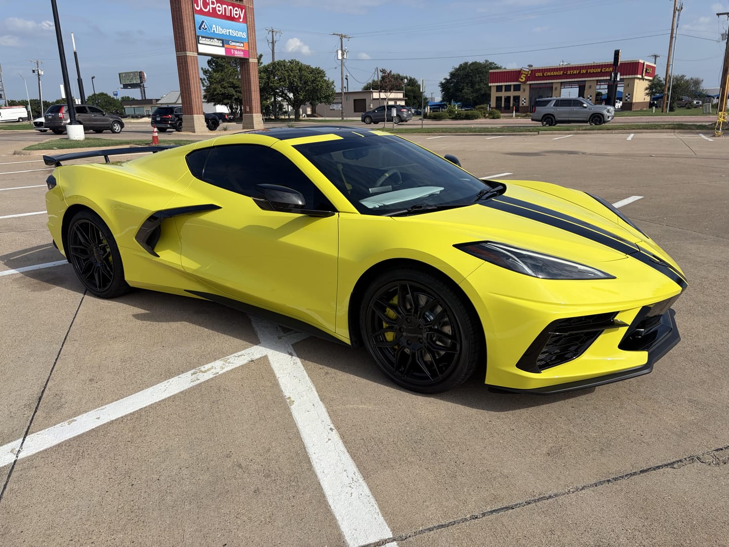 Customer photo review of 2020-Up Corvette C8 Z51 Facelifted Rear Trunk High Wing Spoiler