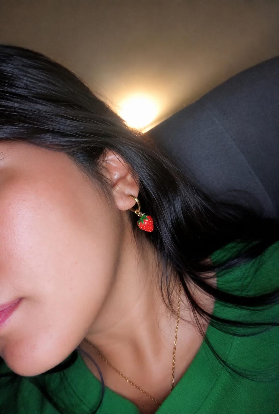 Customer photo review of Aretes Tiny Berry
