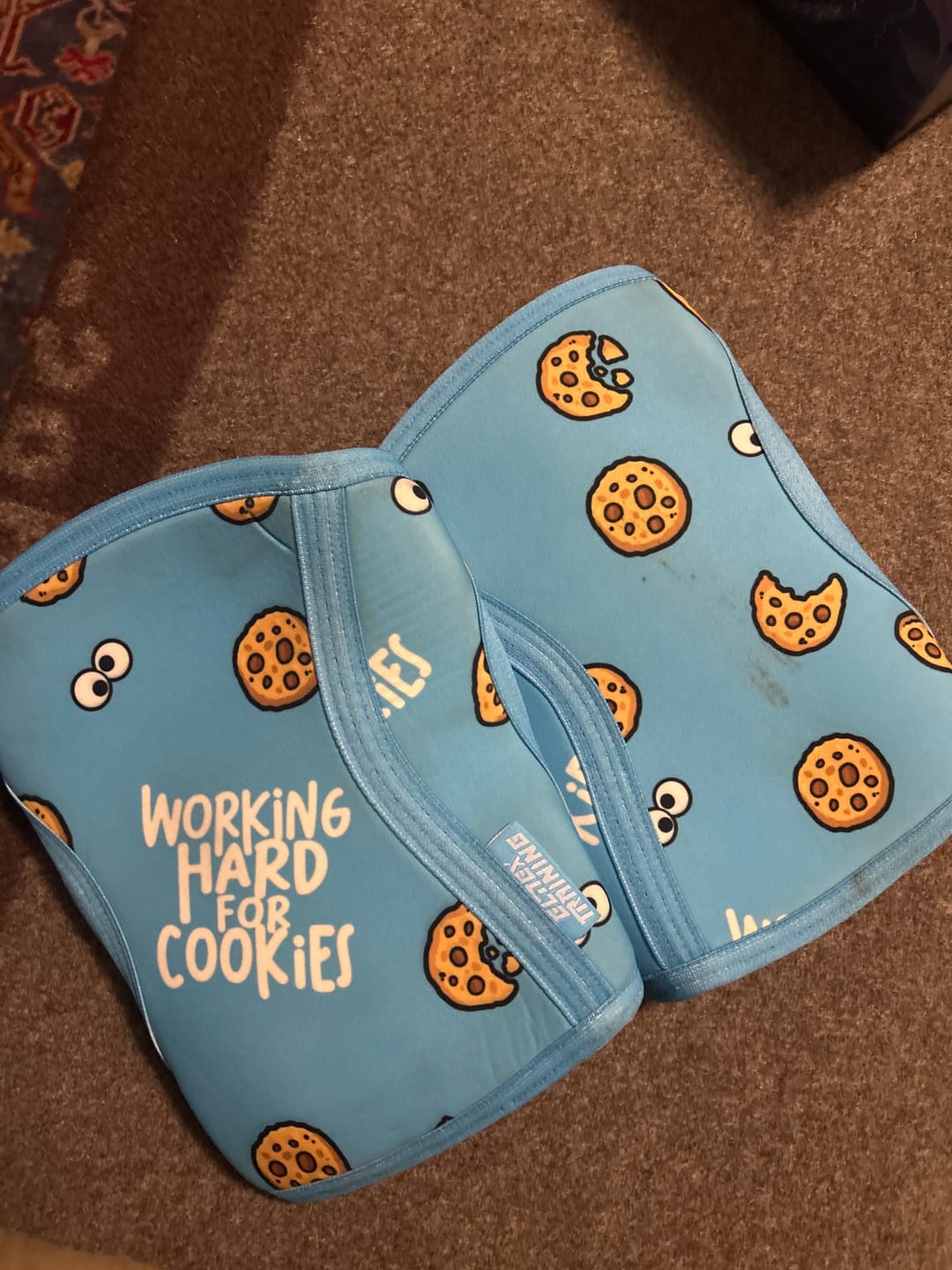 Customer photo review of Rodillera Neopreno Pro 7MM - Cookies