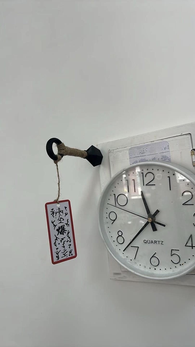 Customer photo review of Kunai Shuriken Explosive Tag Fridge Magnet