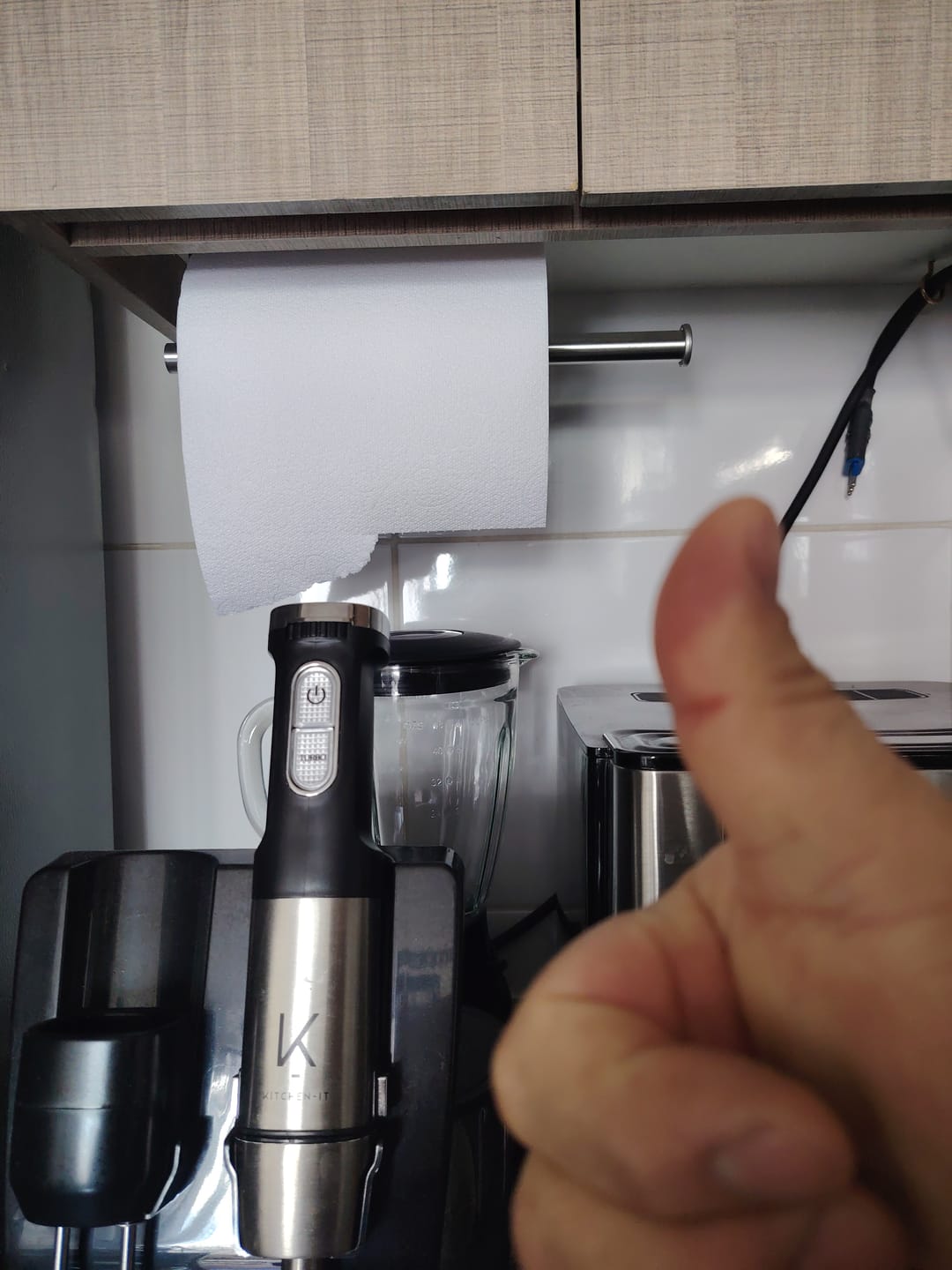 Customer photo review of Portarollos Toalla De Papel Nova De Acero Inox Autoadhesivo