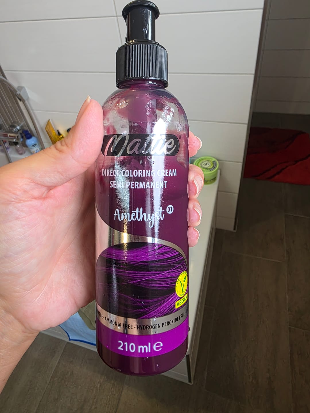 Customer photo review of Mattie Amethyst - Vegan Semi-Permanent Direct Dye Hair Color Cream 210 ml
