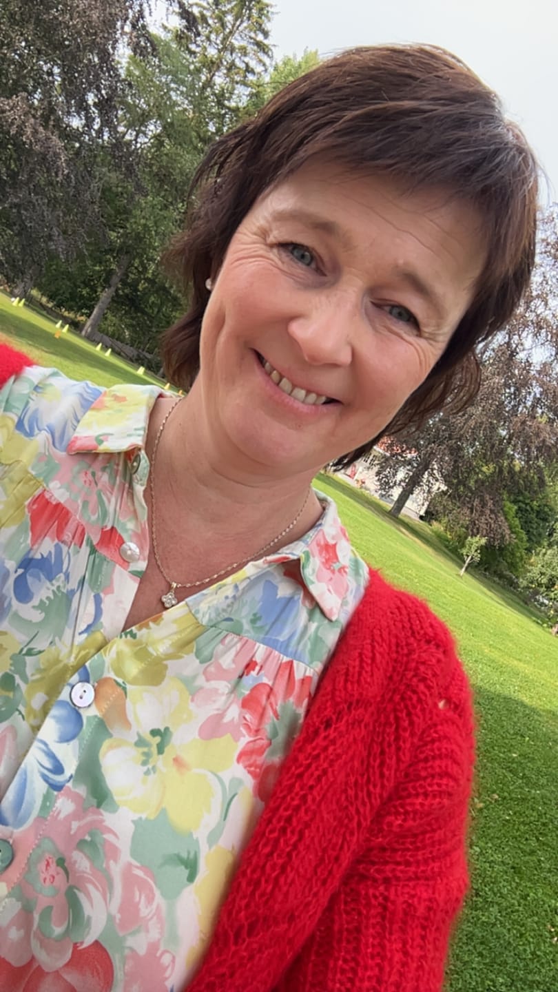Customer photo review of Amy Lunella kjole