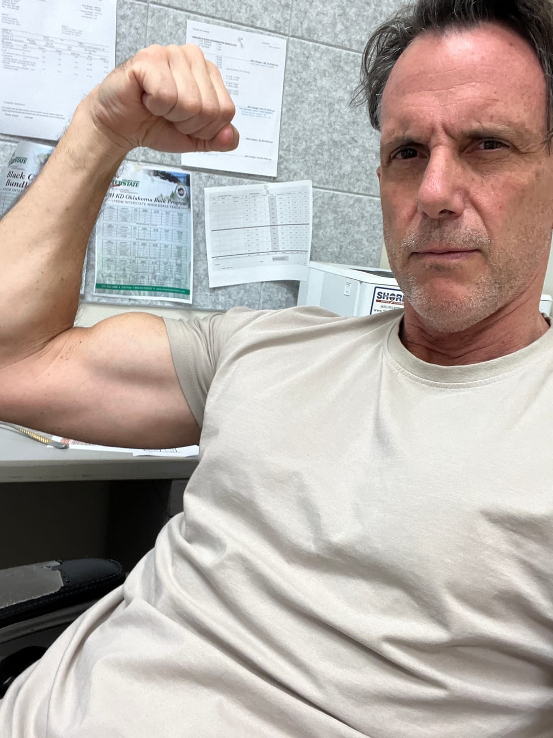 Customer photo review of 021 ESSENTIAL DROP-CUT T-SHIRT