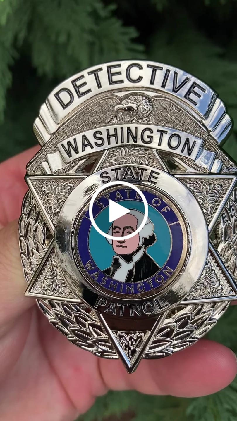 Customer video review of Customizable Badge BA40