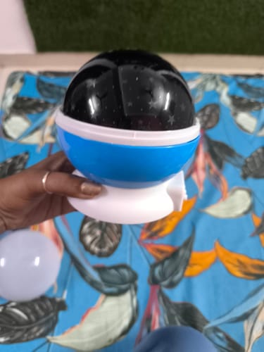 Customer photo review of 4k Galaxy Projector Bluetooth Speaker 360° Rotation