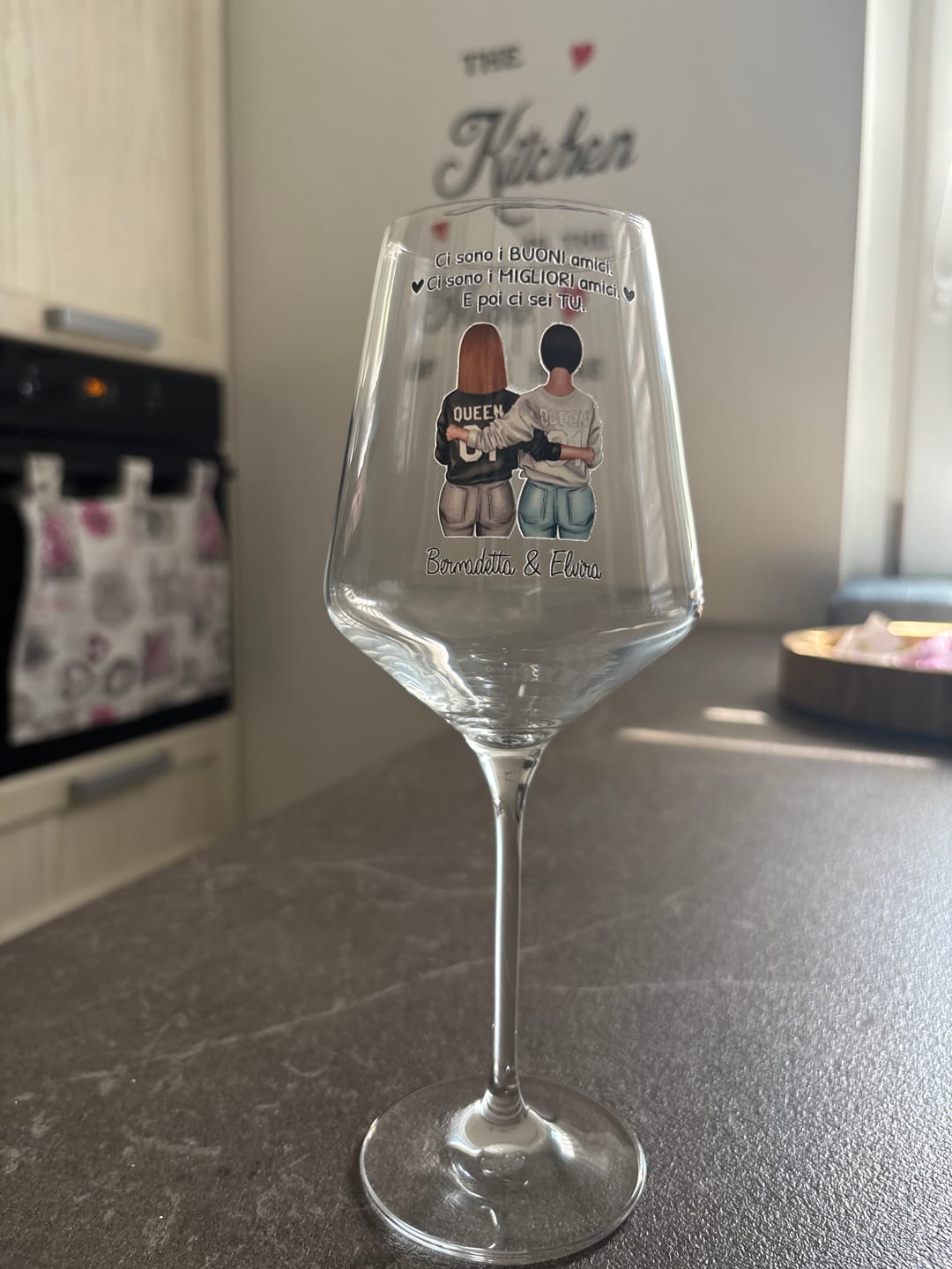 Customer photo review of Bestie per sempre– Calice da vino stampato con illustrazione per migliori amiche