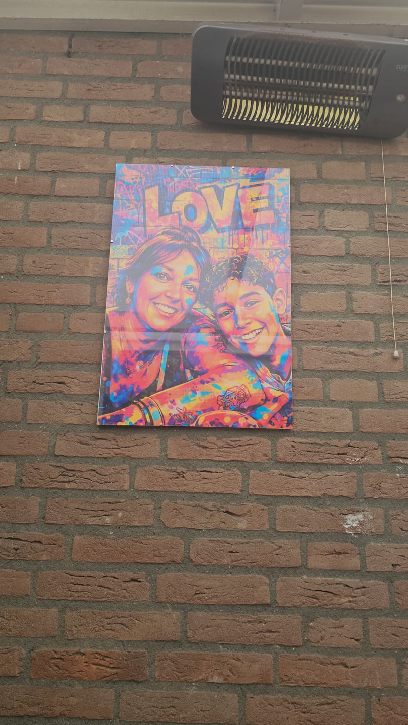 Customer photo review of Streetart Love – Gepersonaliseerde poster met streetart-effect voor koppels