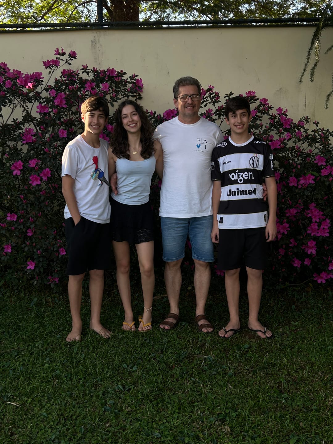 Customer photo review of Camiseta Personalizada PAI MINIMALISTA - 100% Algodão
