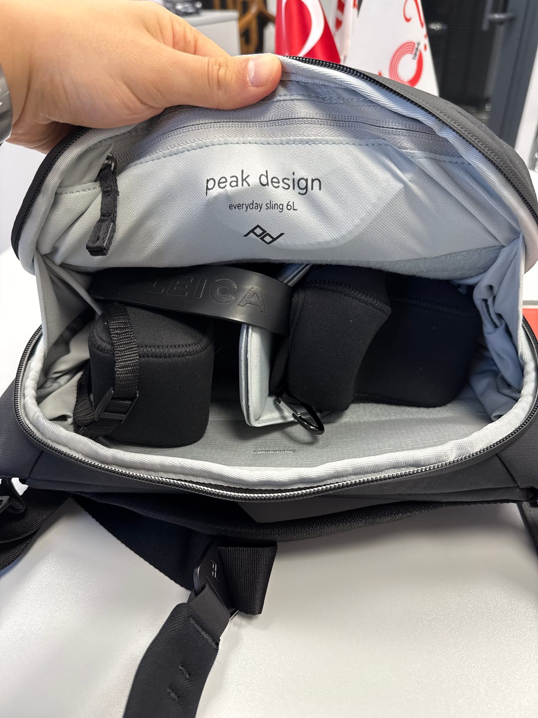 Customer photo review of Everyday Sling 6L | Fonksiyonel Omuz Çantası | Black