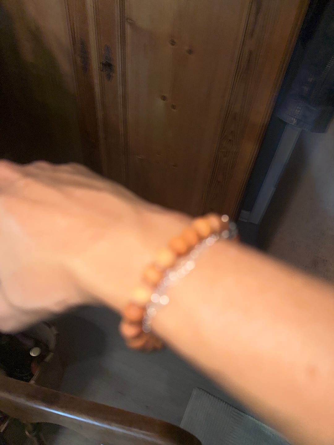 Customer photo review of »Einatmen Ausatmen« Buddha Blockadenlöser-Armband aus Sandelholz inkl. abgebrochenem Stern