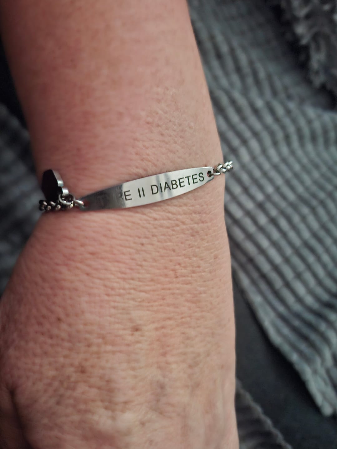 Customer photo review of Diabetes-Bewusstseins-Armband