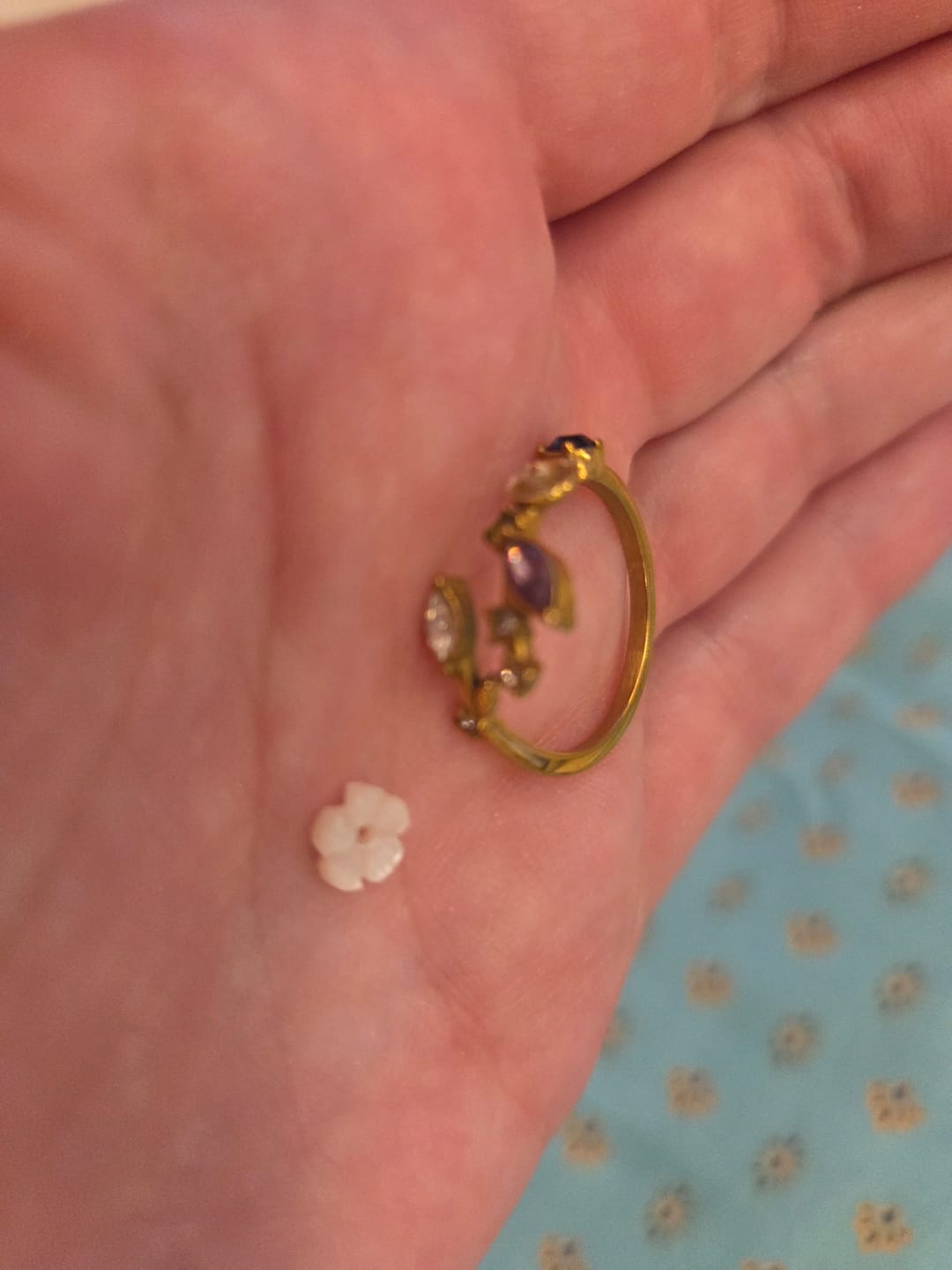 Customer photo review of Crystal White Blossom Ring Gold