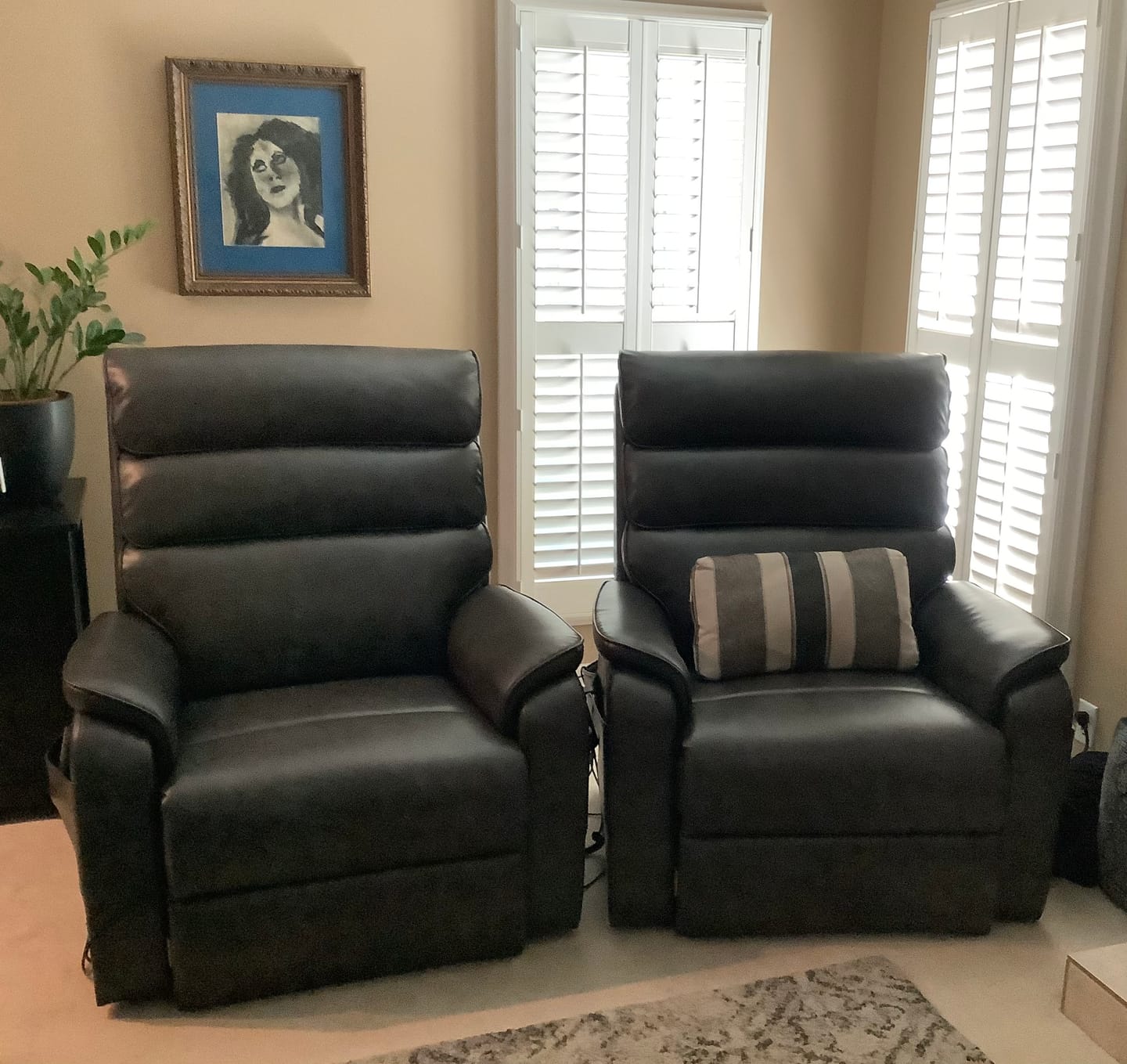 Customer photo review of 9188E Big Man Power Lift Recliner – Dual Motor, 400LBS, Lay Flat, Heat & Massage