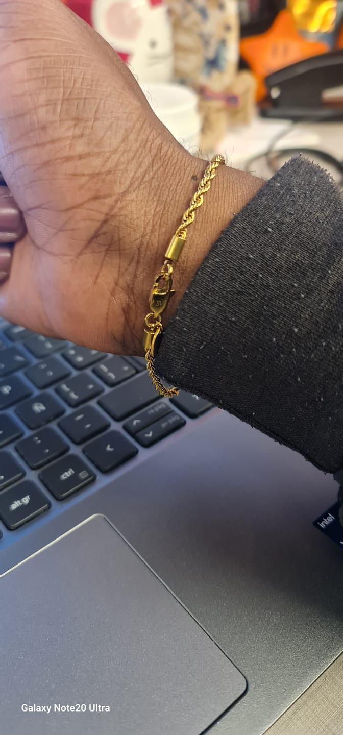 Customer photo review of Pulsera Green Clover Oro