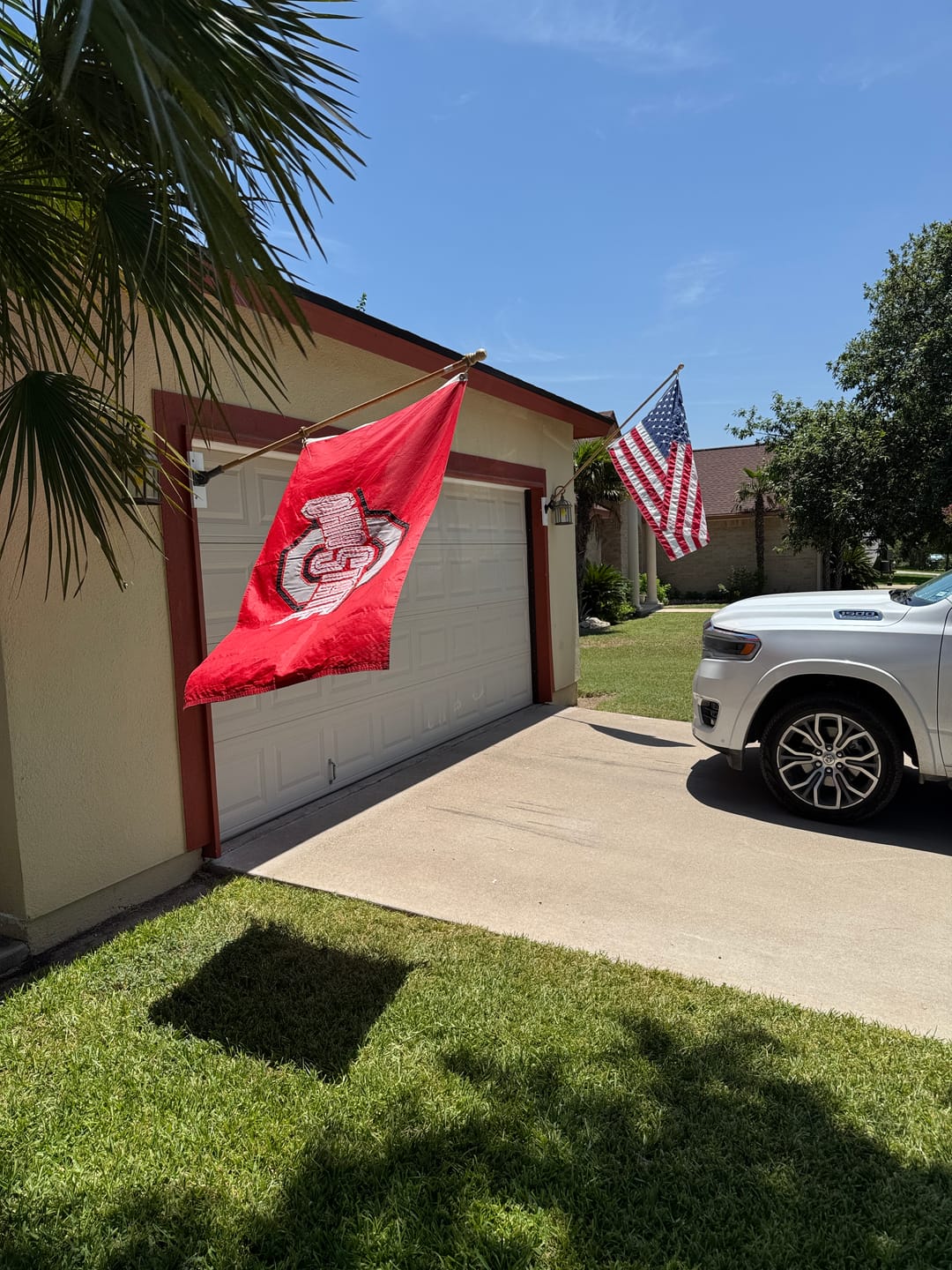 Customer photo review of Non-Tangle Flagpole Spinners
