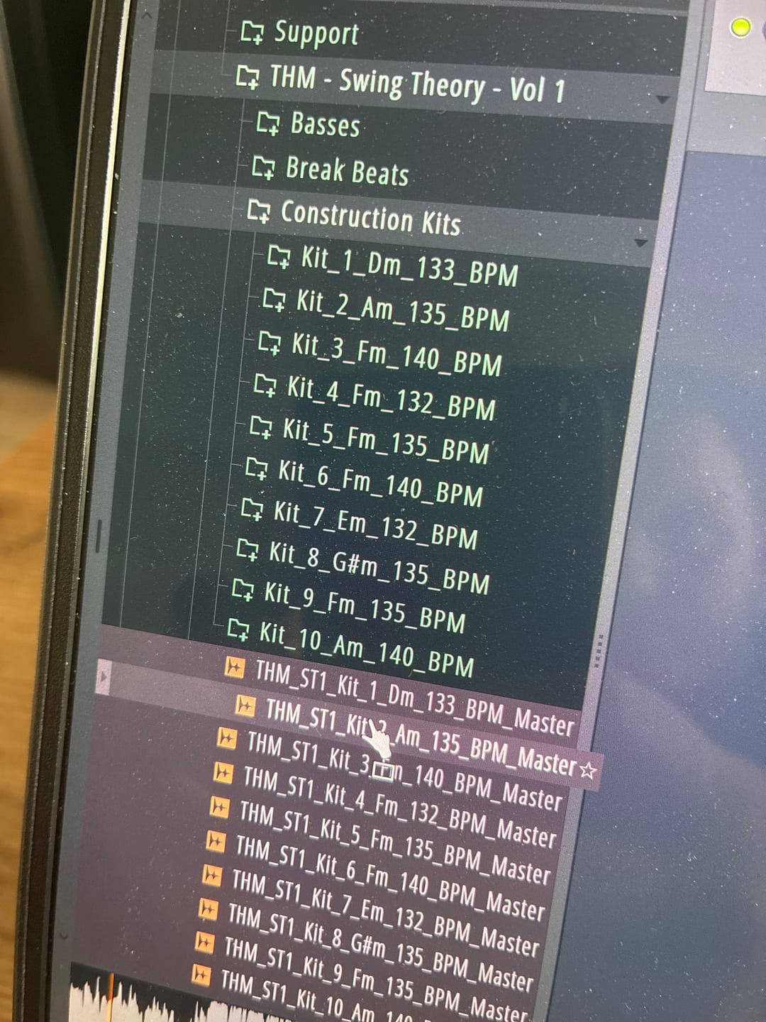 Customer photo review of Swing Theory Vol.1 - UKG x House - Serum 2 Presets