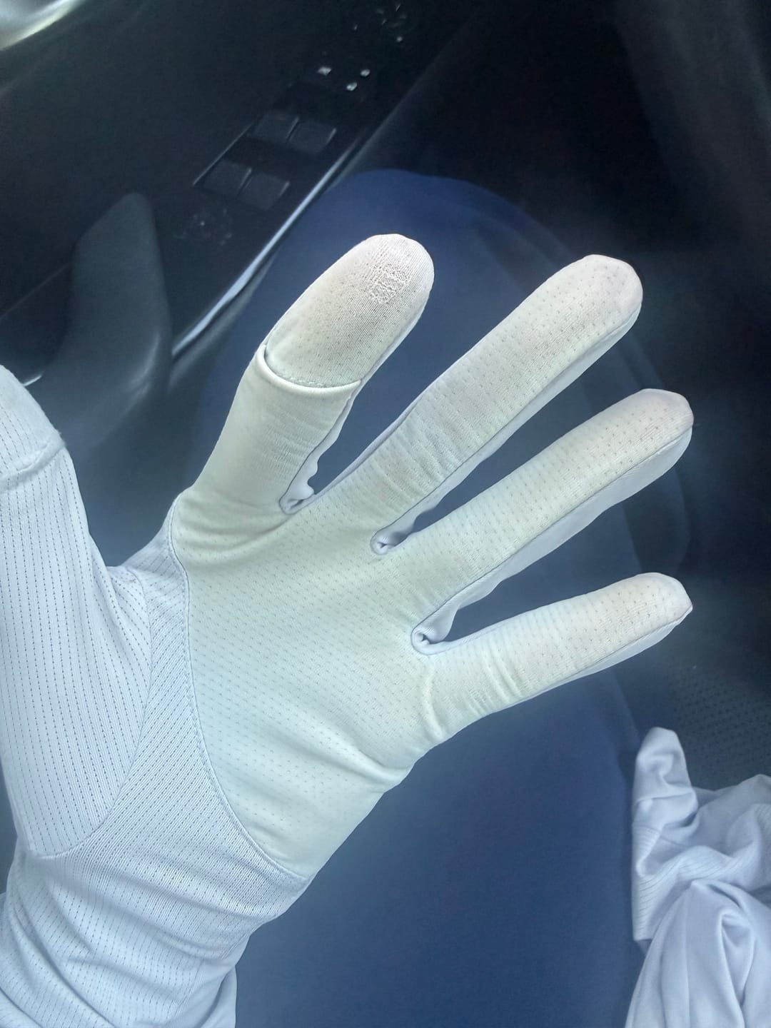 Customer photo review of Women's Cooling Sun Protection Gloves UPF 50+ AL361