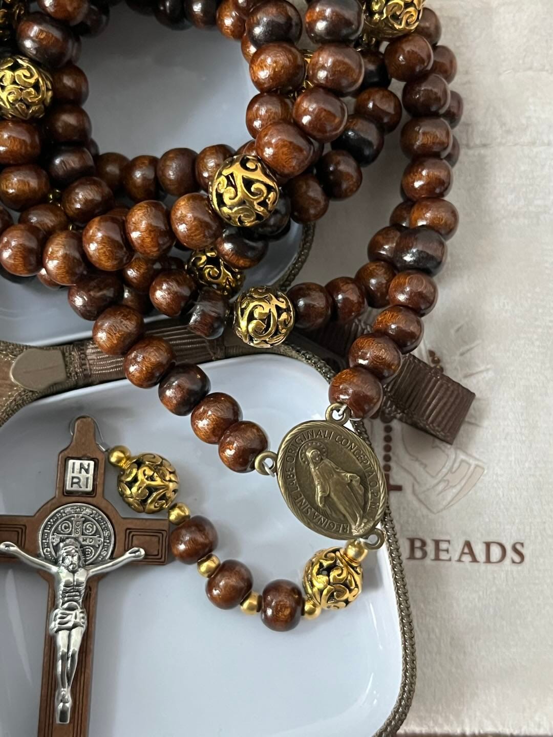 Customer photo review of Solacebeads 15/20 Decade Maple Wood Rosary: Warm Devotion - Miraculous Medal & Wooden Crucifix