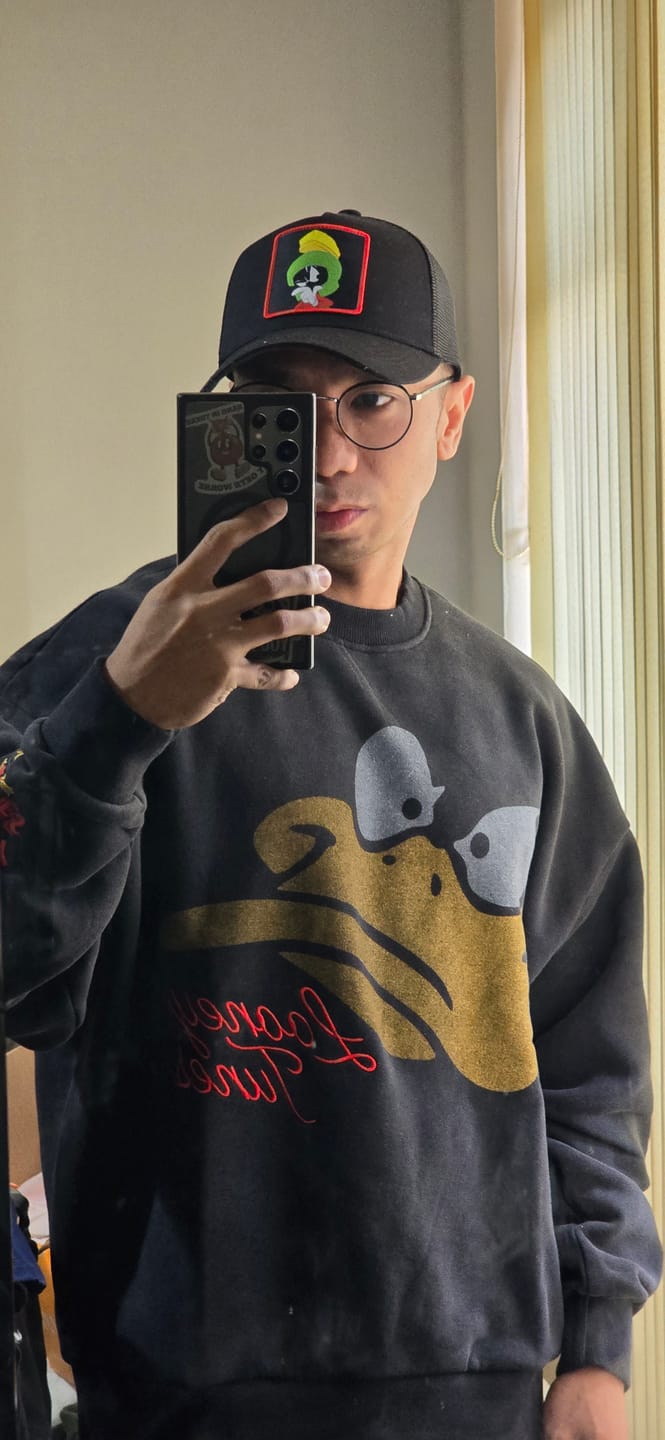Customer photo review of 5255 - Looney Tunes Face Crewnecks