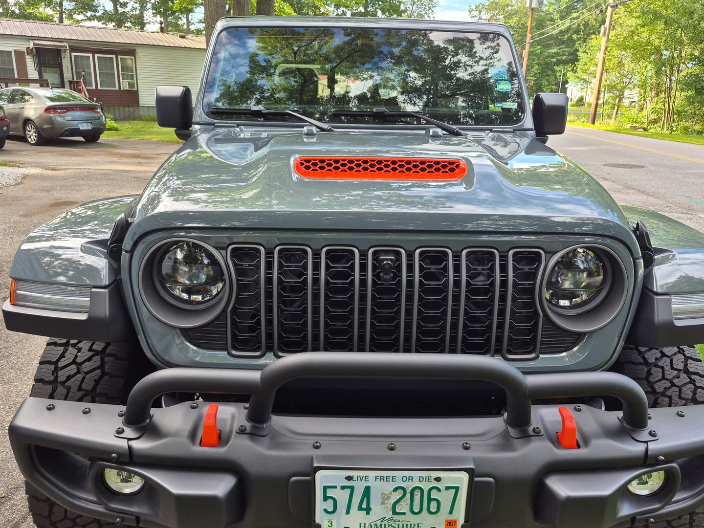 Customer photo review of Hood Vent (Fits JT Mojave)