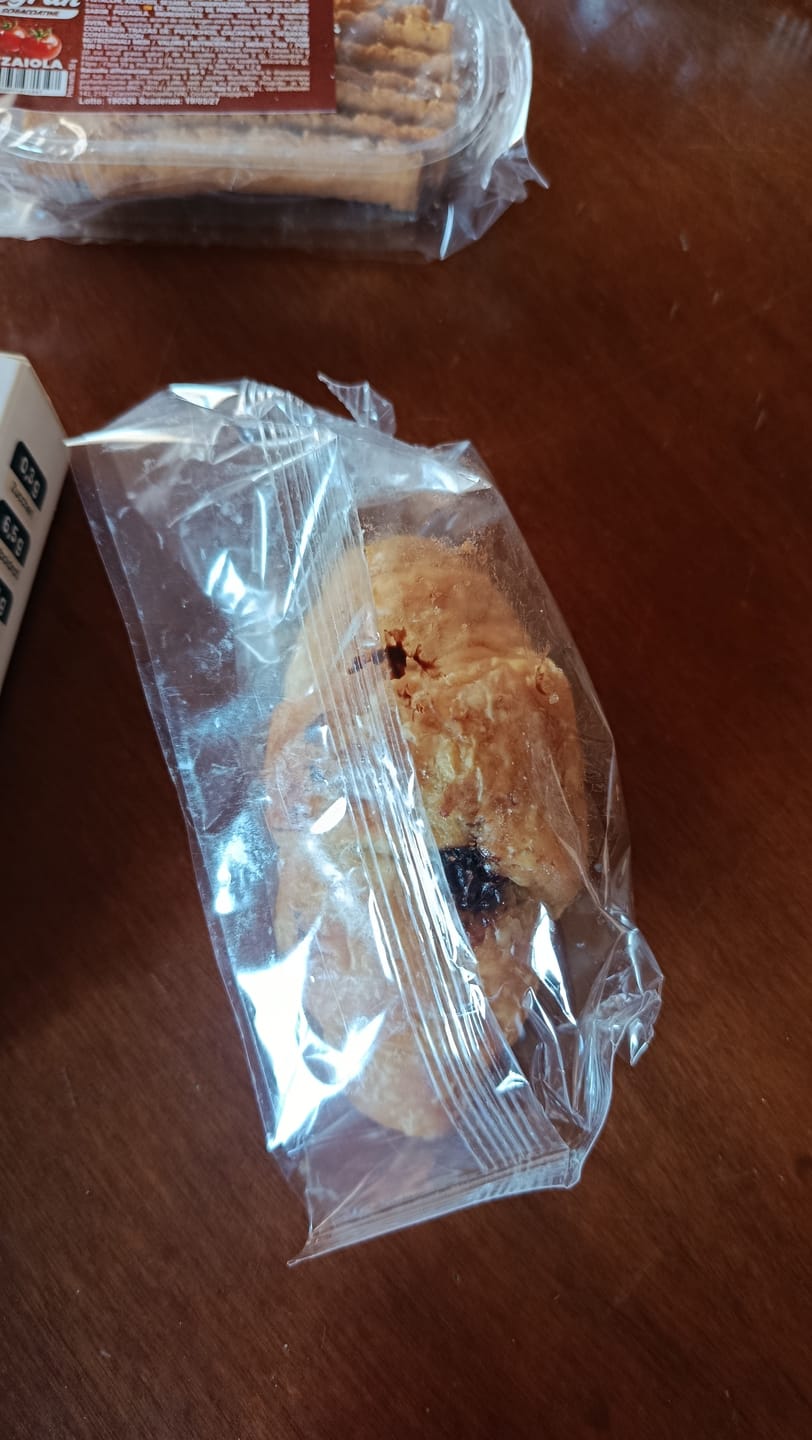 Customer photo review of 15 Cornetti proteici ripieni di crema alla nocciola