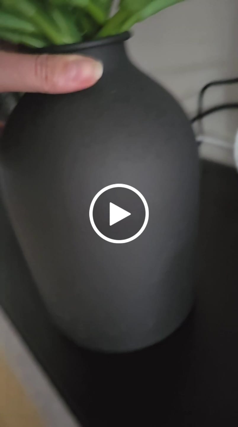 Customer video review of Casa vase - Noir mat