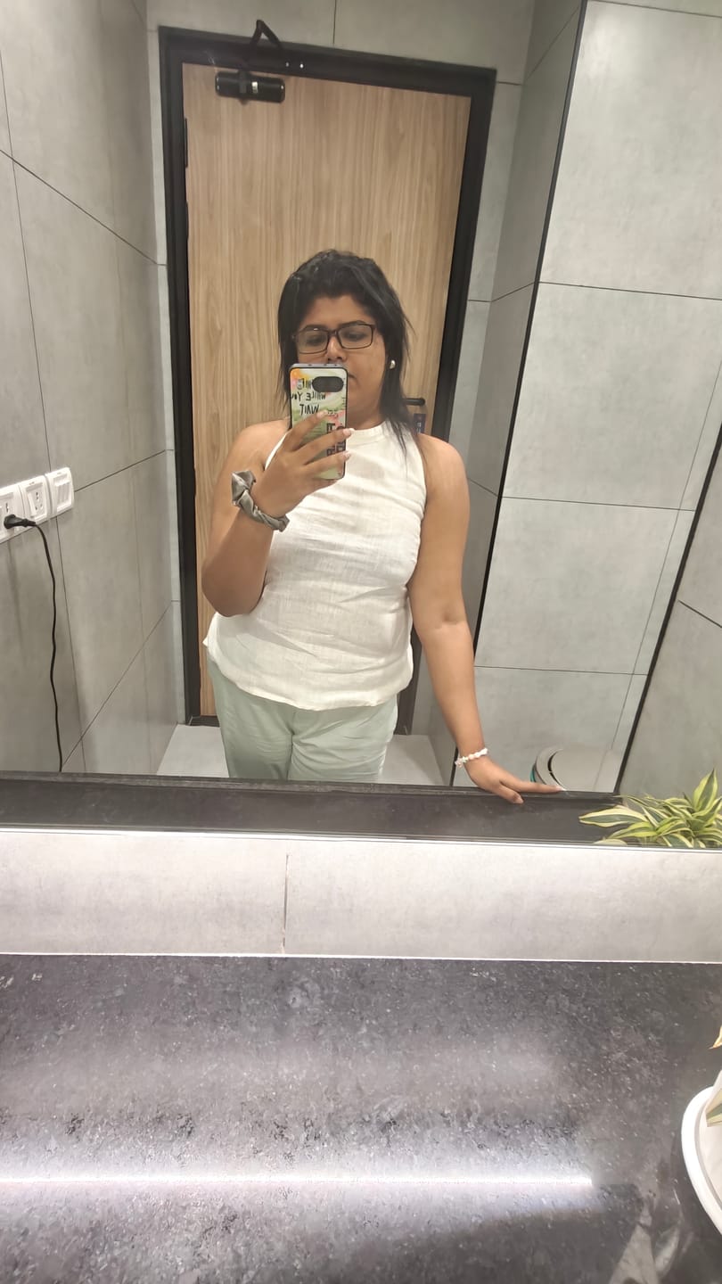 Customer photo review of Women Mint Green Airy Linen Straight Pants