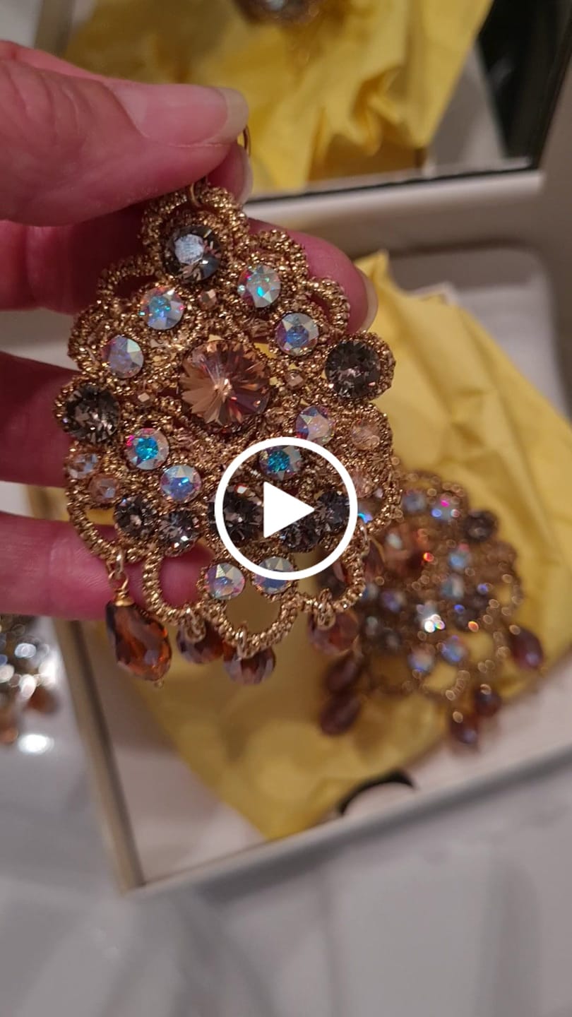 Customer video review of Orecchini Accamora