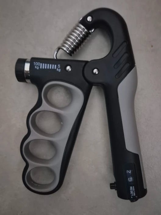 Customer photo review of SteelFlex™ Adjustable Grip Trainer – 11–220 lbs Hand Strength Builder