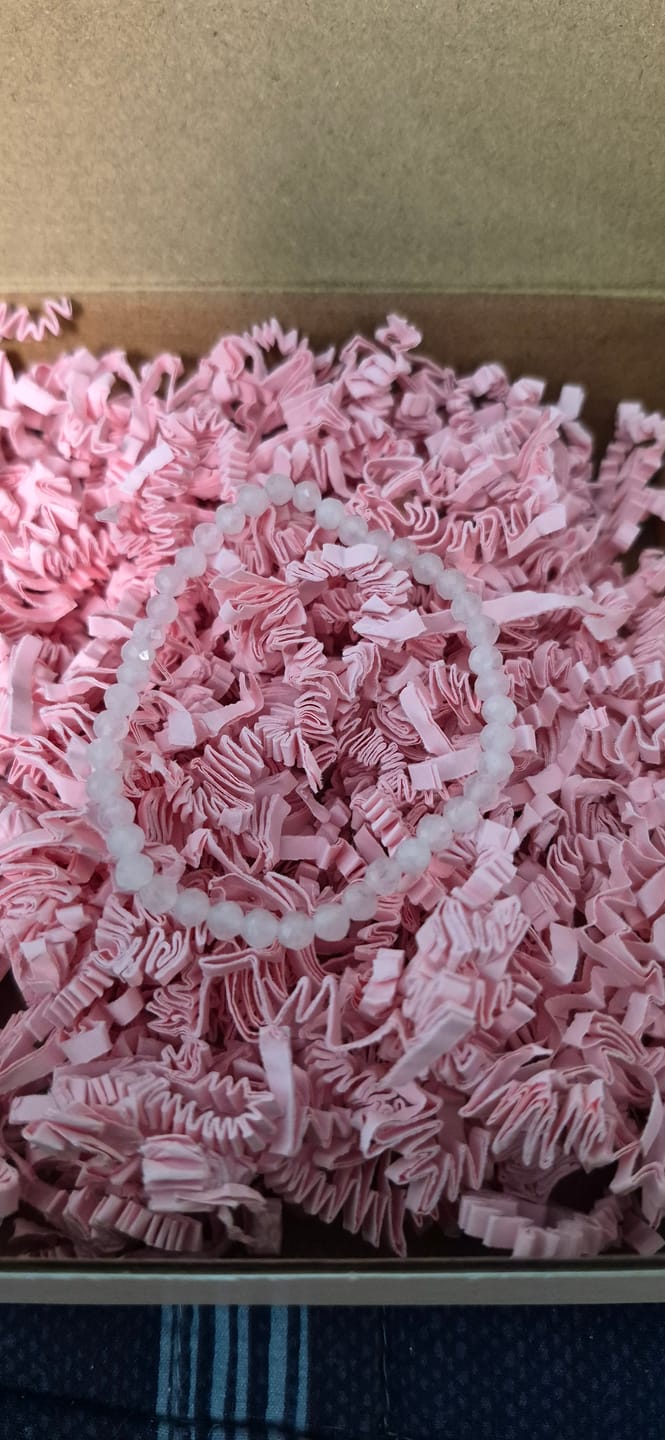 Customer photo review of Pulsera Cuarzo rosa Facetada | 4mm | Amor - Sensibilidad