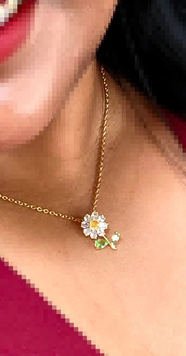 Customer photo review of Kira Floral Necklace
