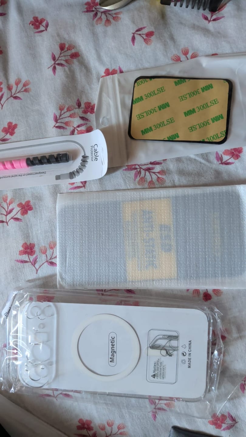 Customer photo review of Google Pixel 10 Pro XL - Anti Yellow MagSafe Clear Case